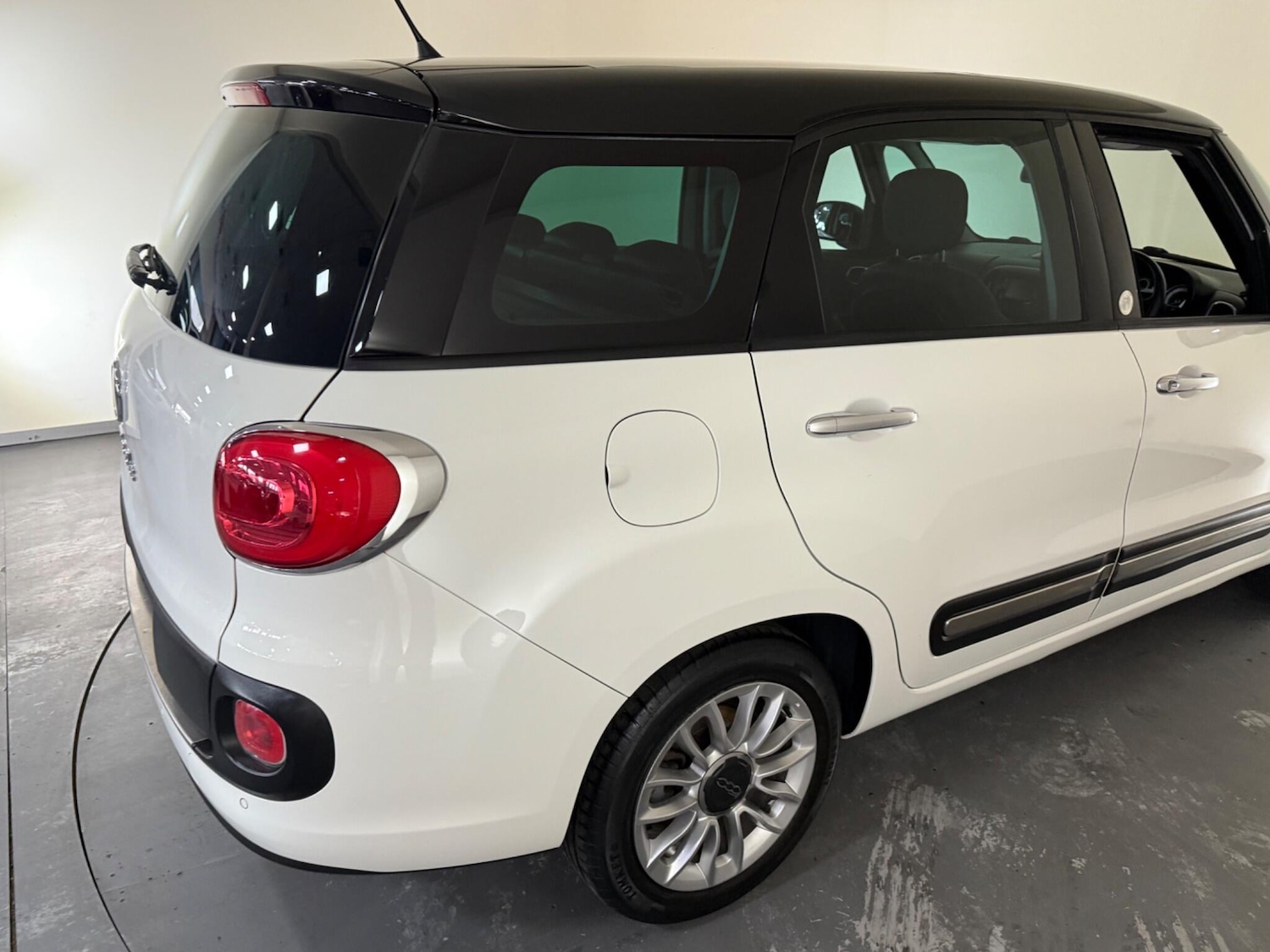 Used Fiat 500L 2013 for sale - 76409535: Photo 16