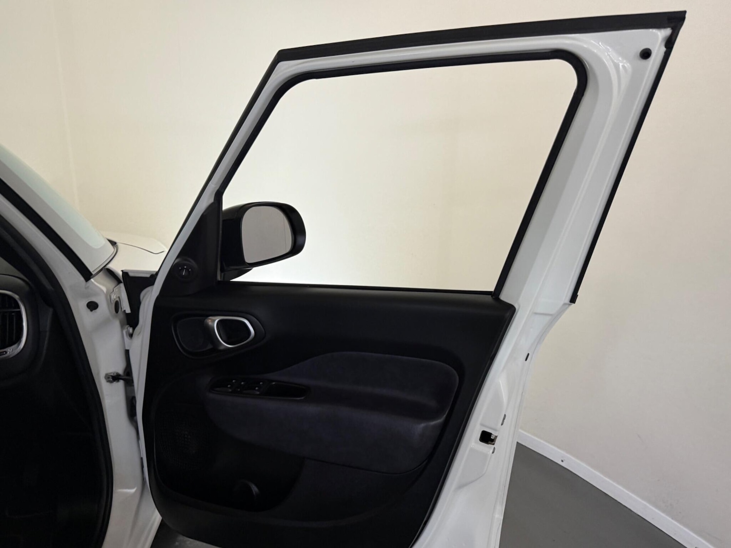 Used Fiat 500L 2013 for sale - 76409535: Photo 22