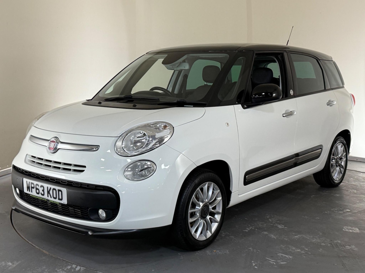 Used Fiat 500L 2013 for sale - 76409535: Photo 3