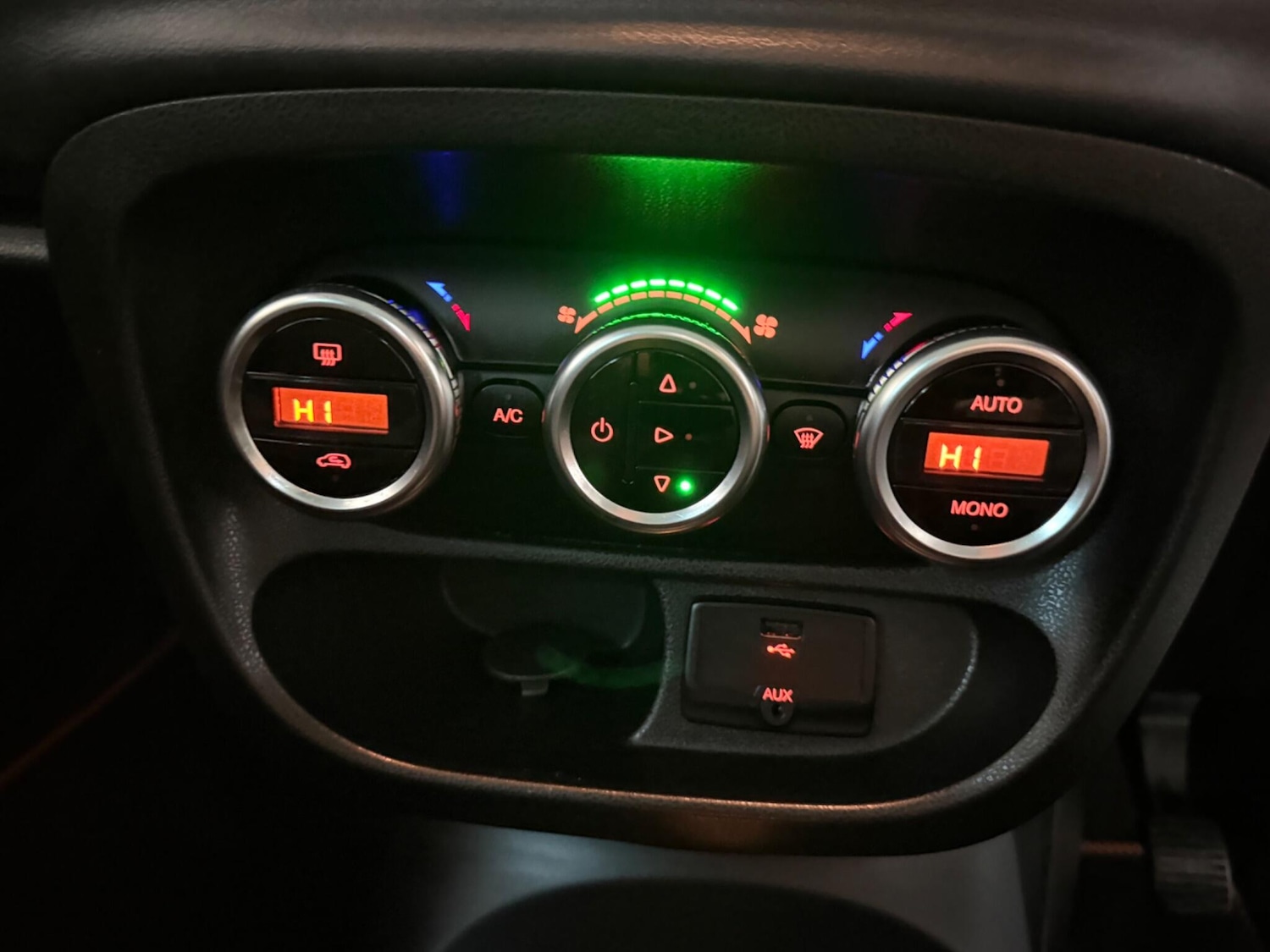 Used Fiat 500L 2013 for sale - 76409535: Photo 38