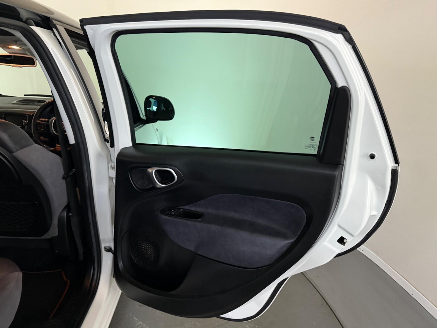 Used Fiat 500L 2013 for sale - 76409535: Photo 44