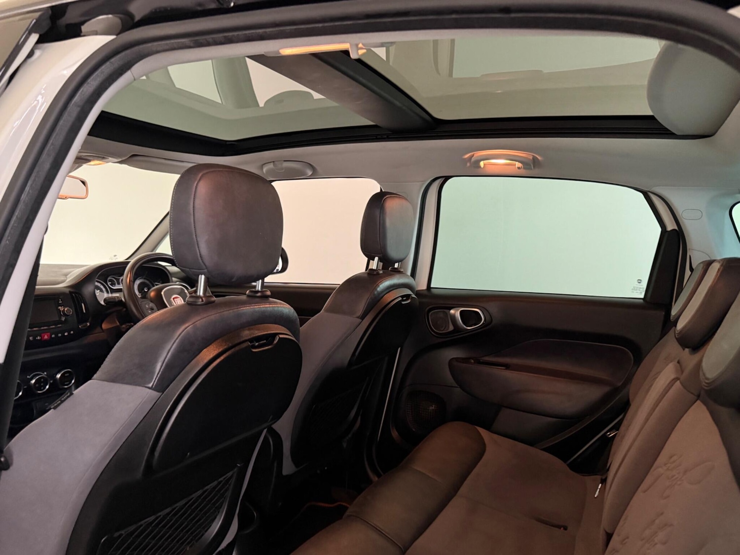 Used Fiat 500L 2013 for sale - 76409535: Photo 64