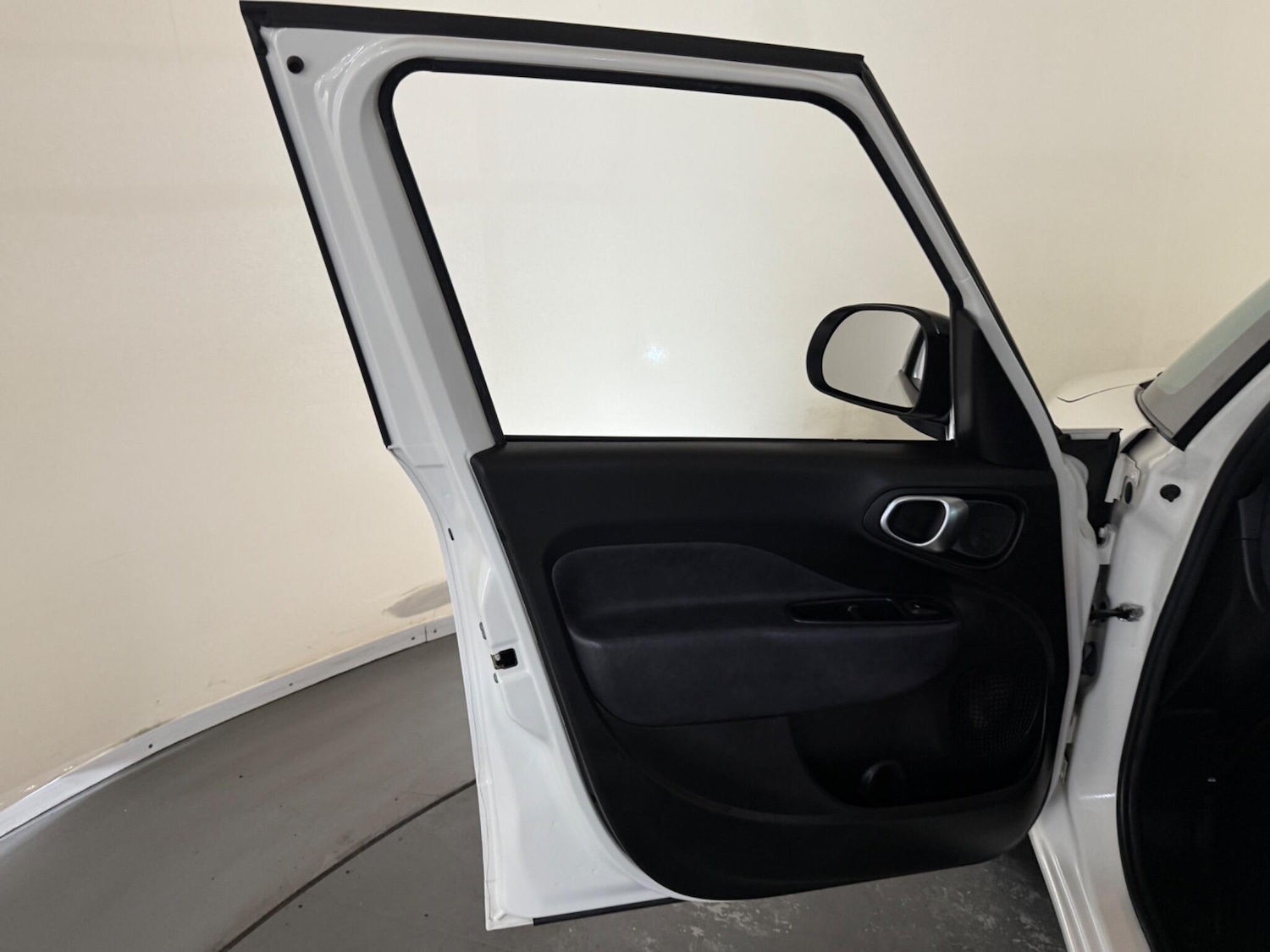 Used Fiat 500L 2013 for sale - 76409535: Photo 65