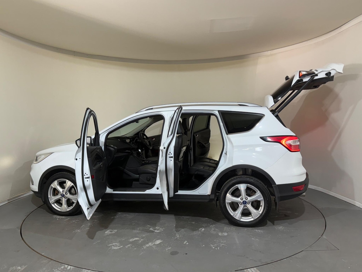 Used Ford Kuga 2018 for sale - 76996000: Photo 11