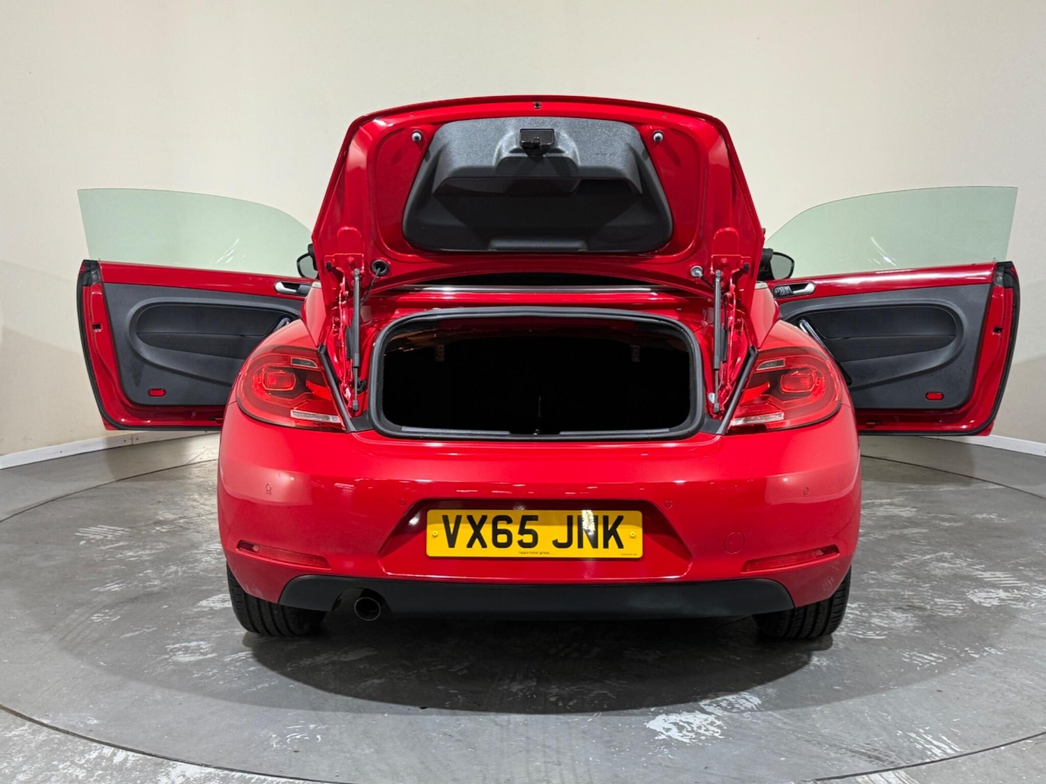 Used Volkswagen Beetle 2015 for sale - 76512836: Photo 12