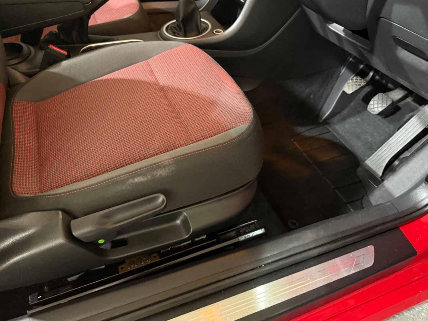 Used Volkswagen Beetle 2015 for sale - 76512836: Photo 24