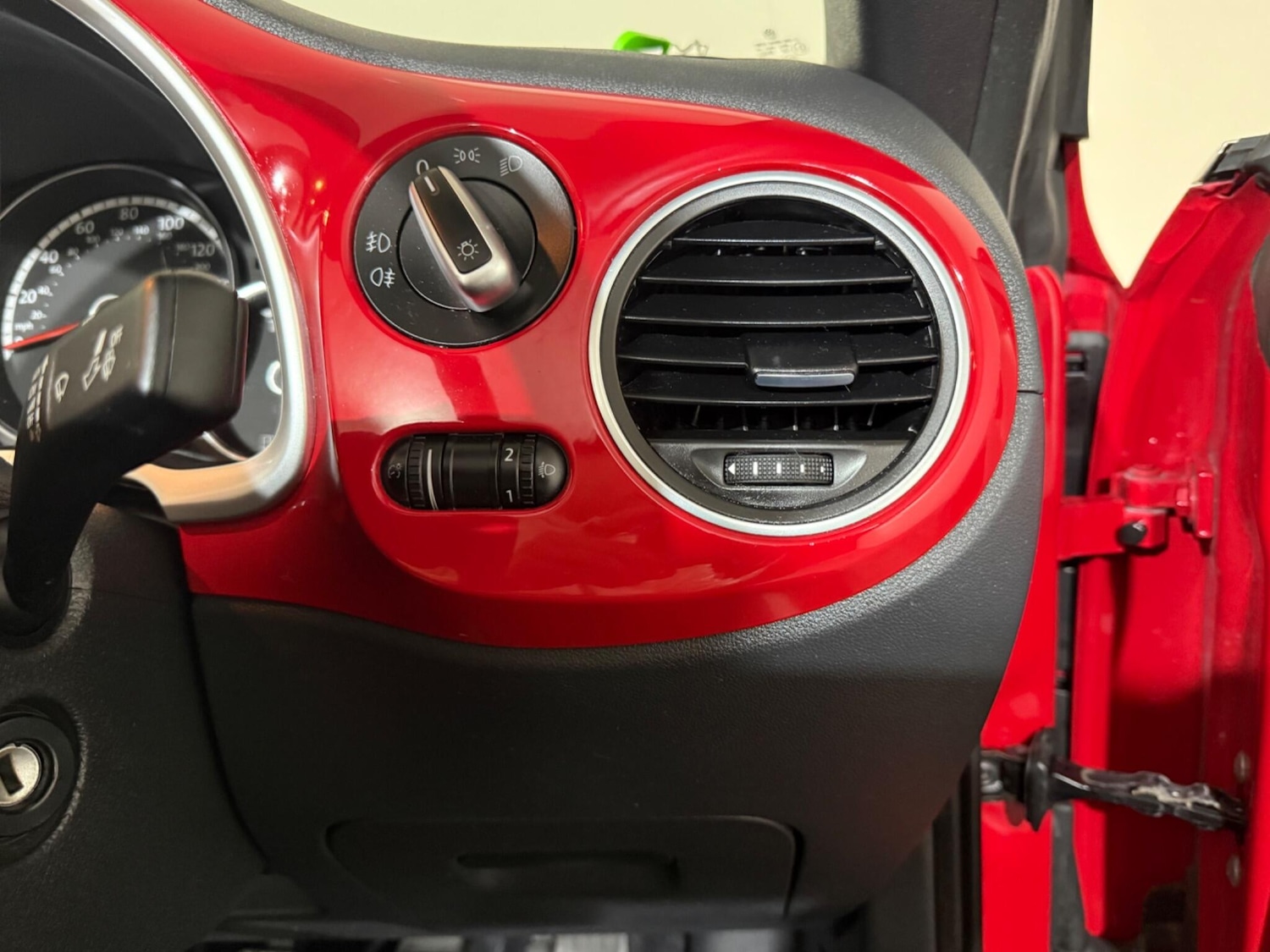 Used Volkswagen Beetle 2015 for sale - 76512836: Photo 25