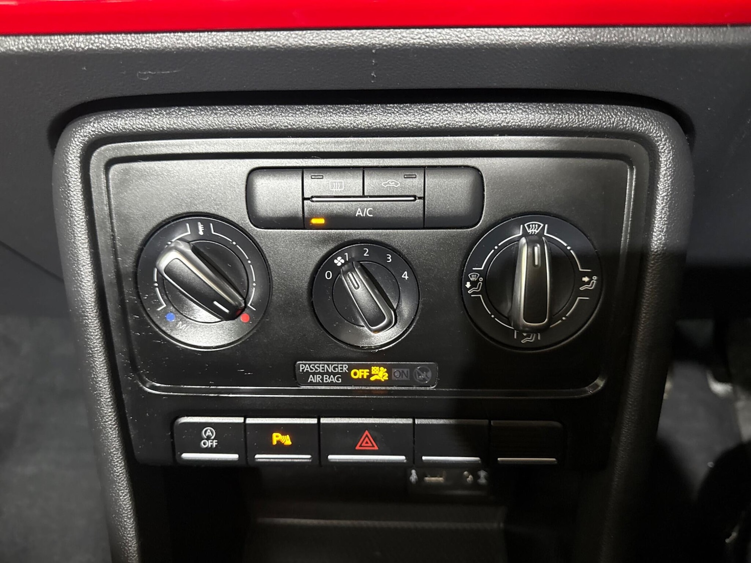 Used Volkswagen Beetle 2015 for sale - 76512836: Photo 36