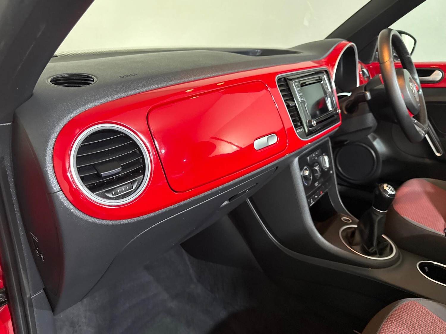 Used Volkswagen Beetle 2015 for sale - 76512836: Photo 64