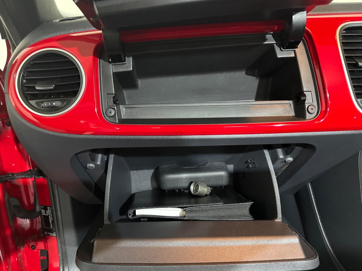 Used Volkswagen Beetle 2015 for sale - 76512836: Photo 65