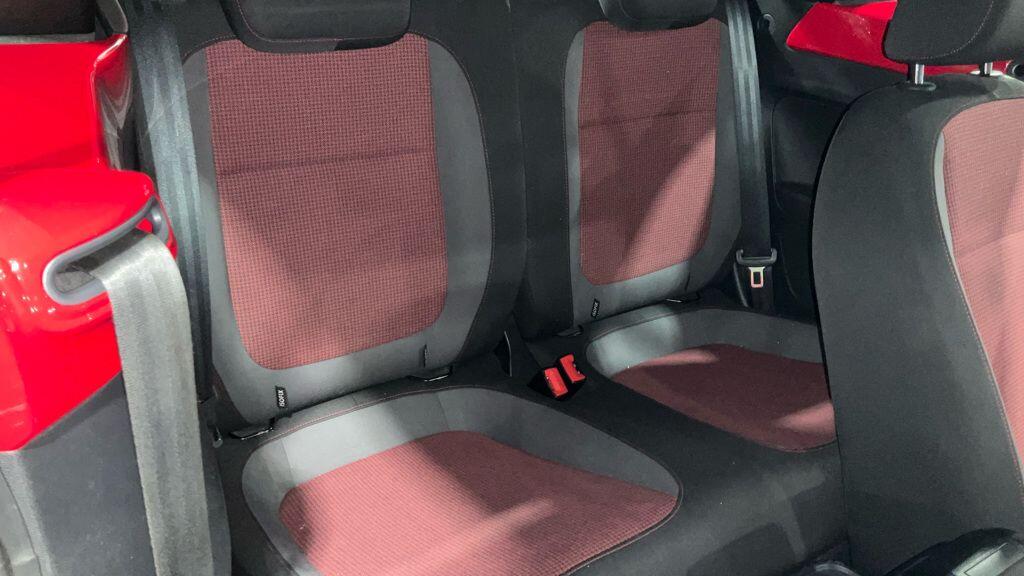 Used Volkswagen Beetle 2015 for sale - 76512836: Photo 8