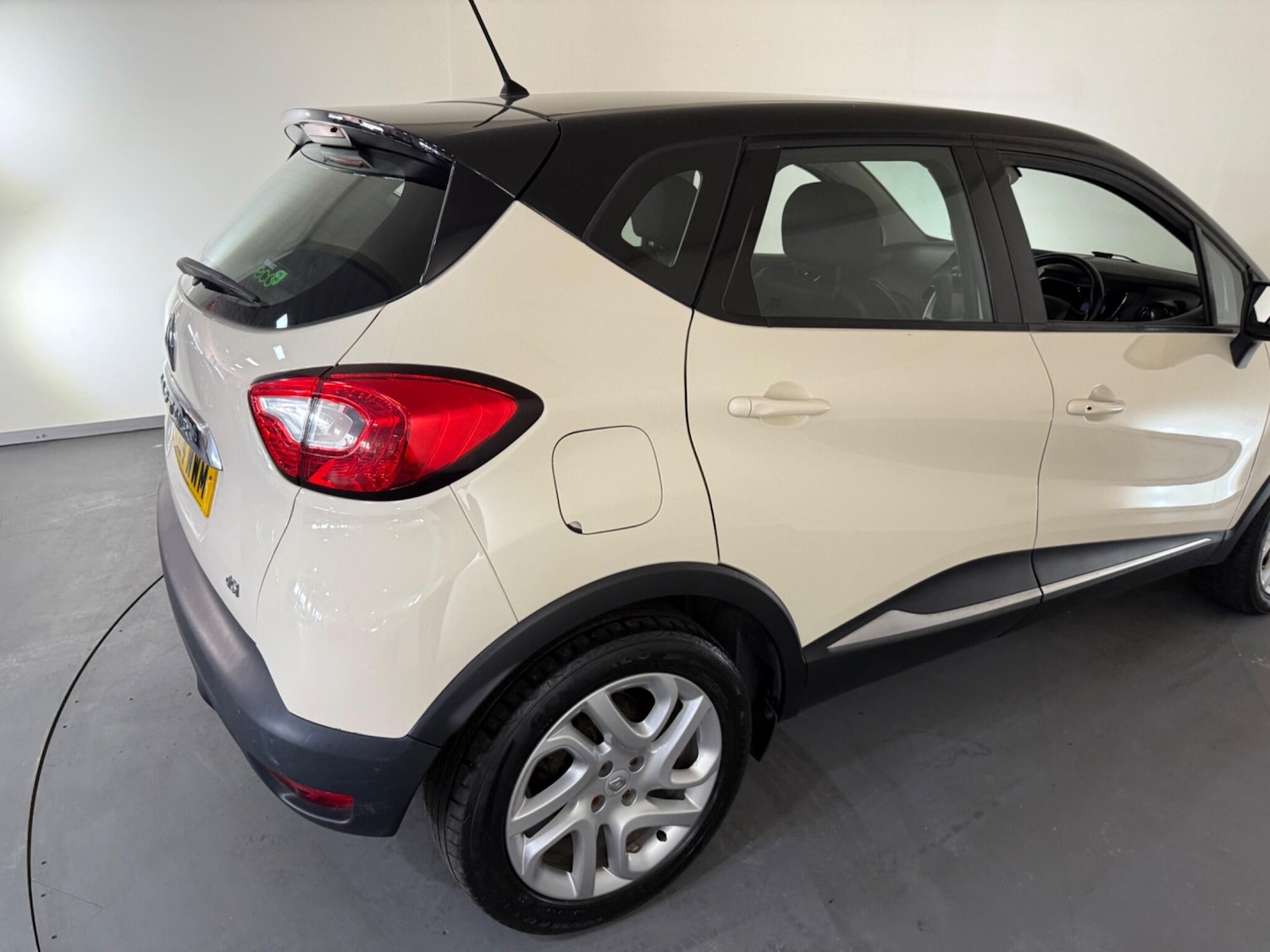 Used Renault Captur 2014 for sale - 76408868: Photo 15