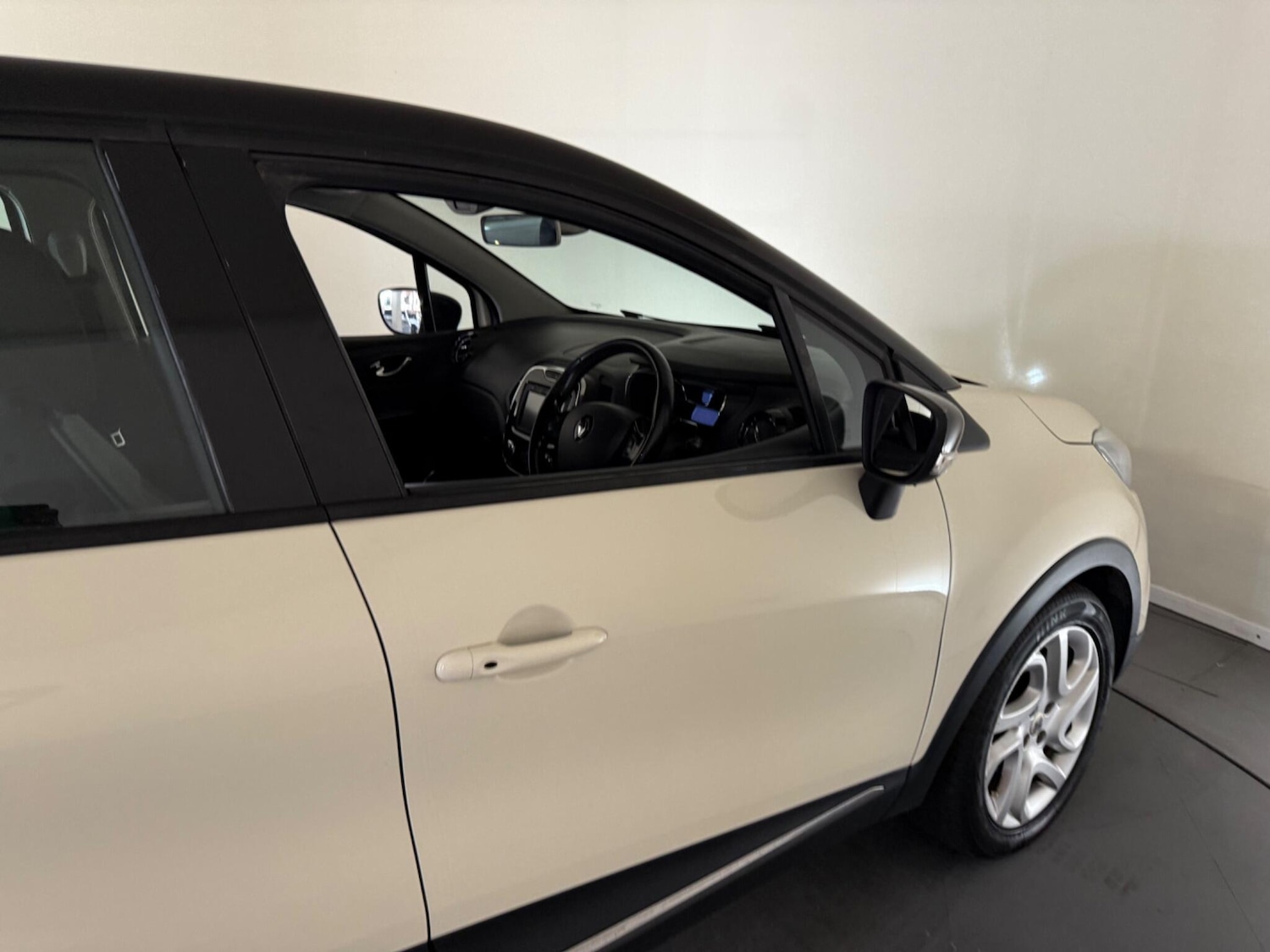 Used Renault Captur 2014 for sale - 76408868: Photo 16