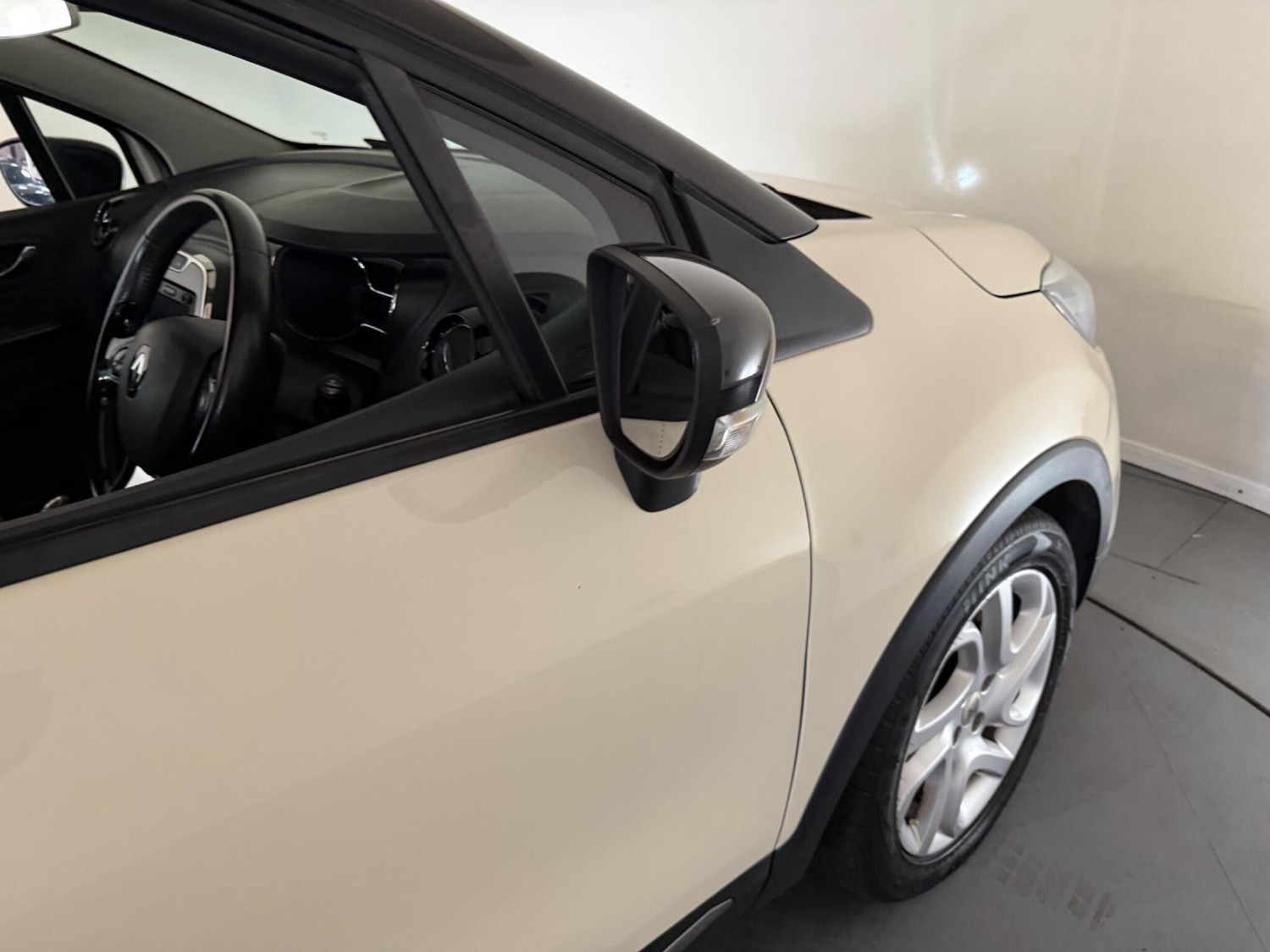 Used Renault Captur 2014 for sale - 76408868: Photo 19