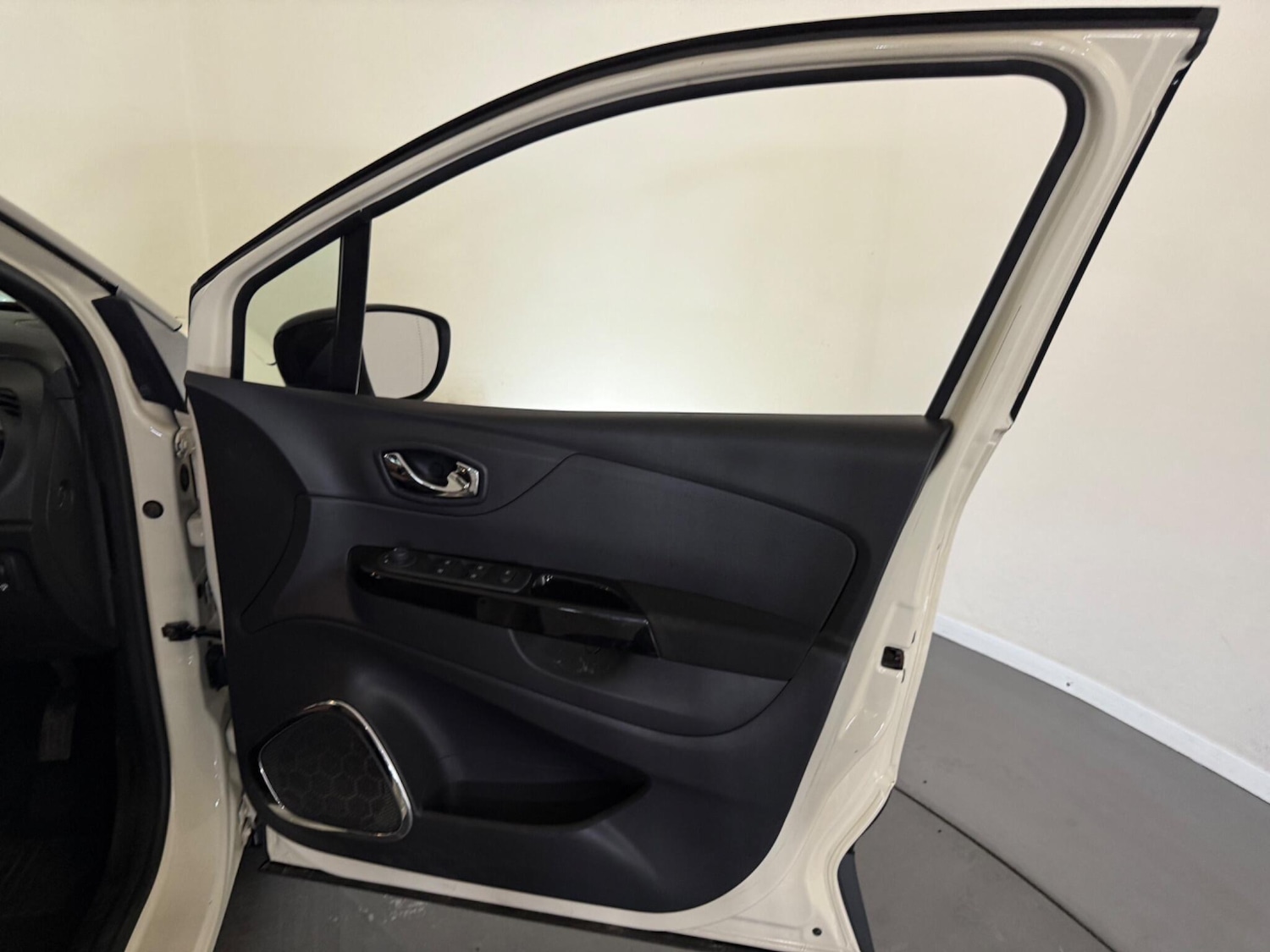 Used Renault Captur 2014 for sale - 76408868: Photo 20