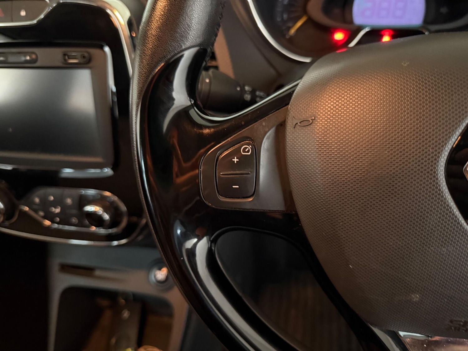 Used Renault Captur 2014 for sale - 76408868: Photo 29