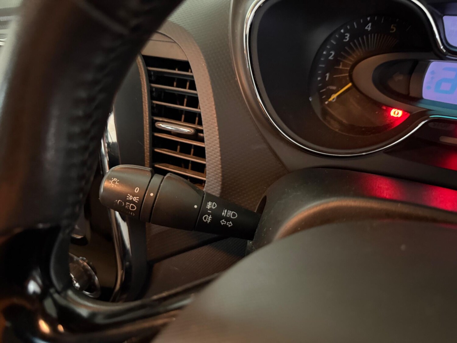 Used Renault Captur 2014 for sale - 76408868: Photo 30