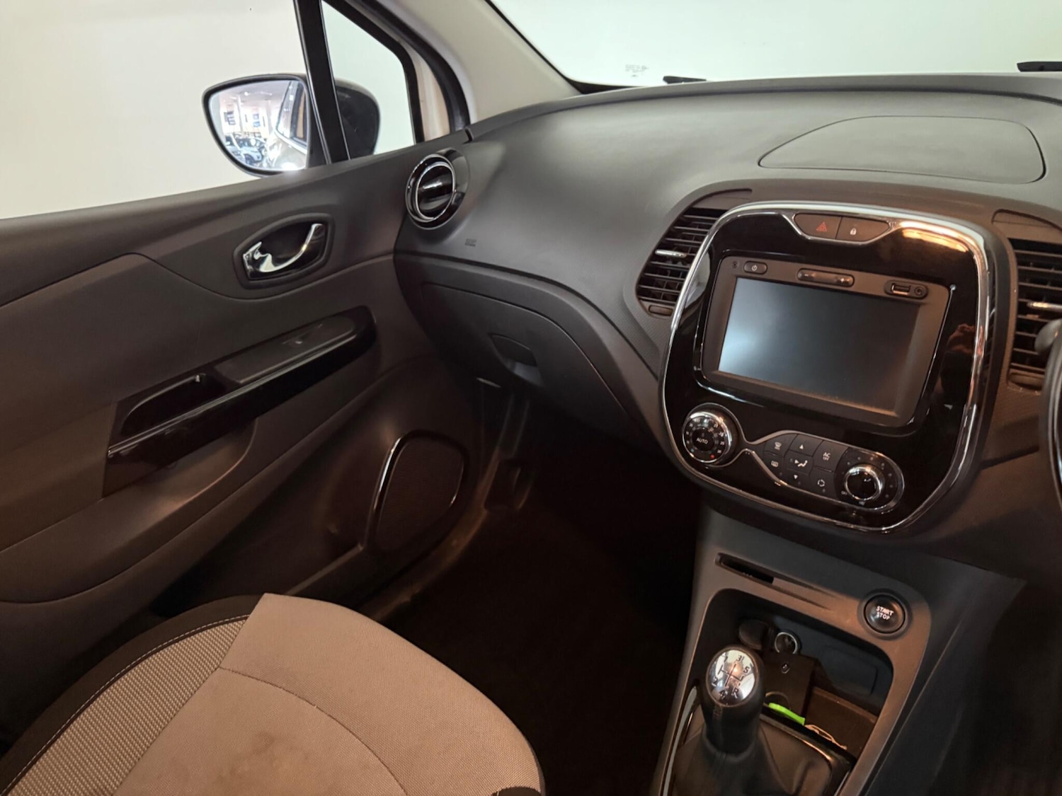 Used Renault Captur 2014 for sale - 76408868: Photo 32