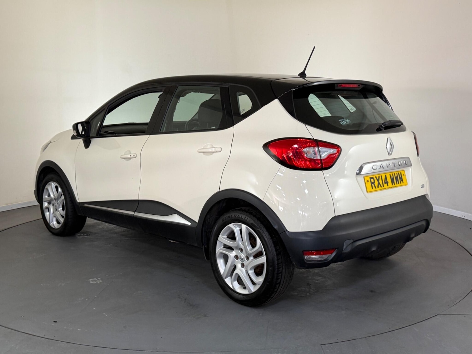 Used Renault Captur 2014 for sale - 76408868: Photo 5