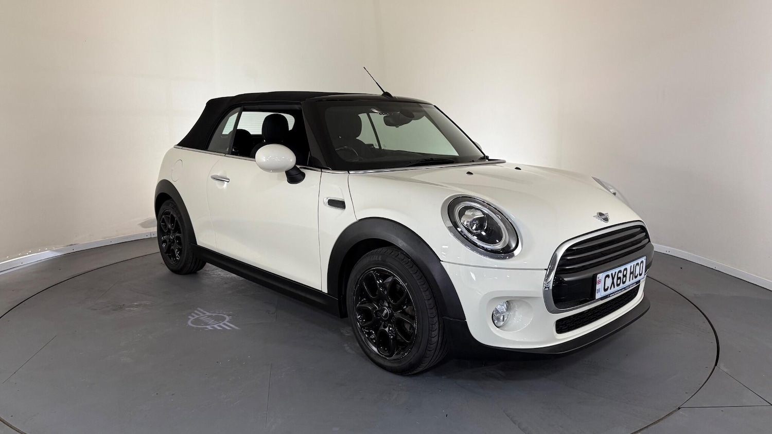 Used MINI Convertible 2018 for sale - 76408604: Photo 1
