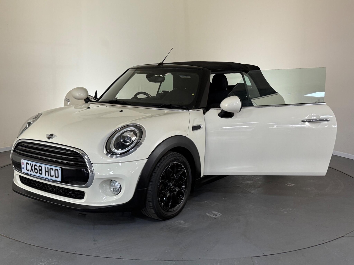 Used MINI Convertible 2018 for sale - 76408604: Photo 10