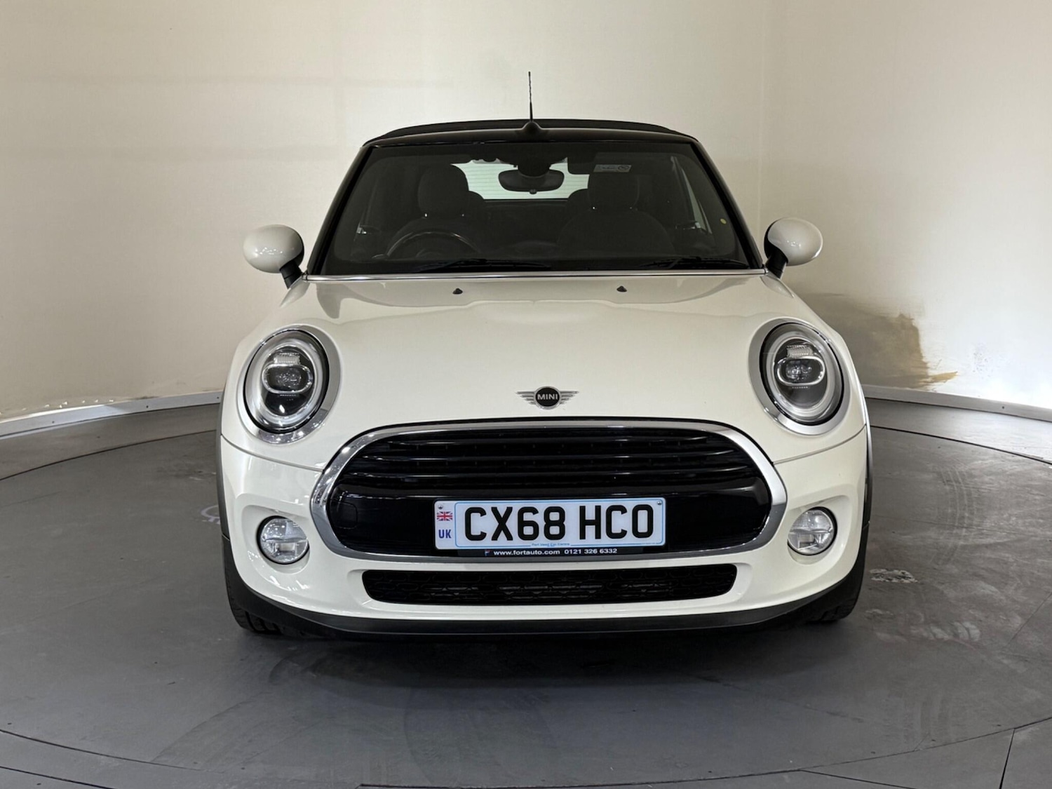 Used MINI Convertible 2018 for sale - 76408604: Photo 2