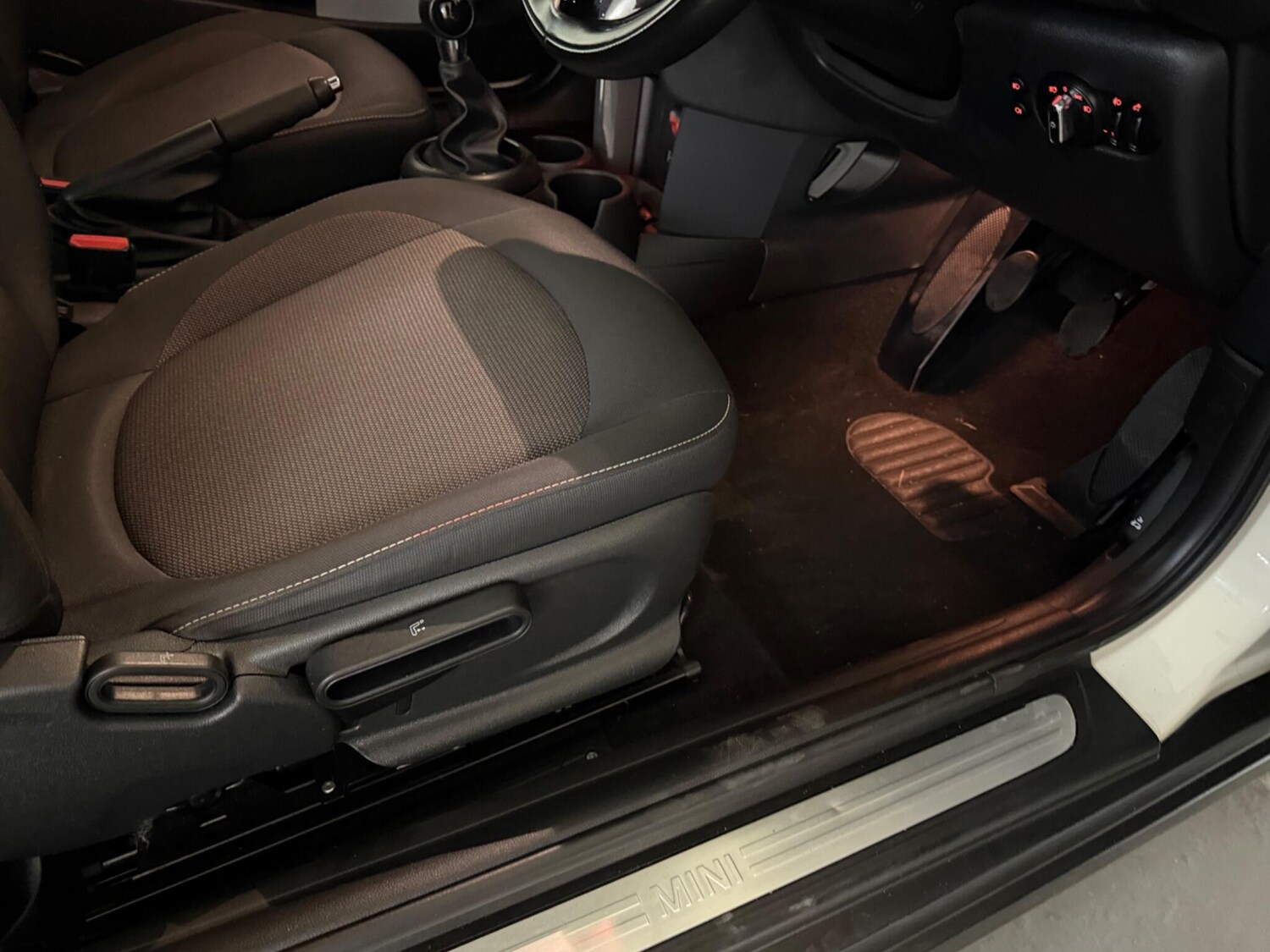 Used MINI Convertible 2018 for sale - 76408604: Photo 24
