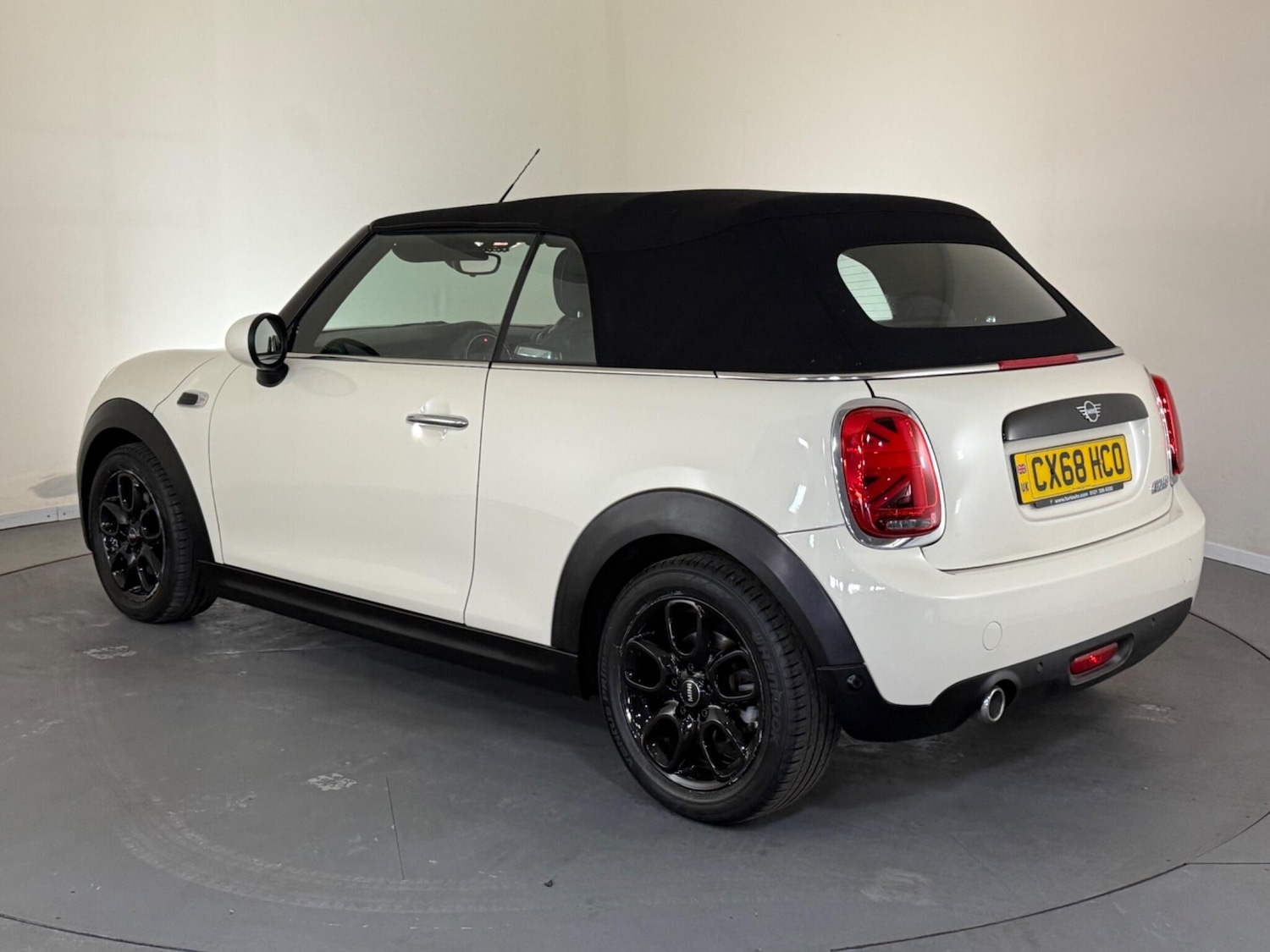 Used MINI Convertible 2018 for sale - 76408604: Photo 5