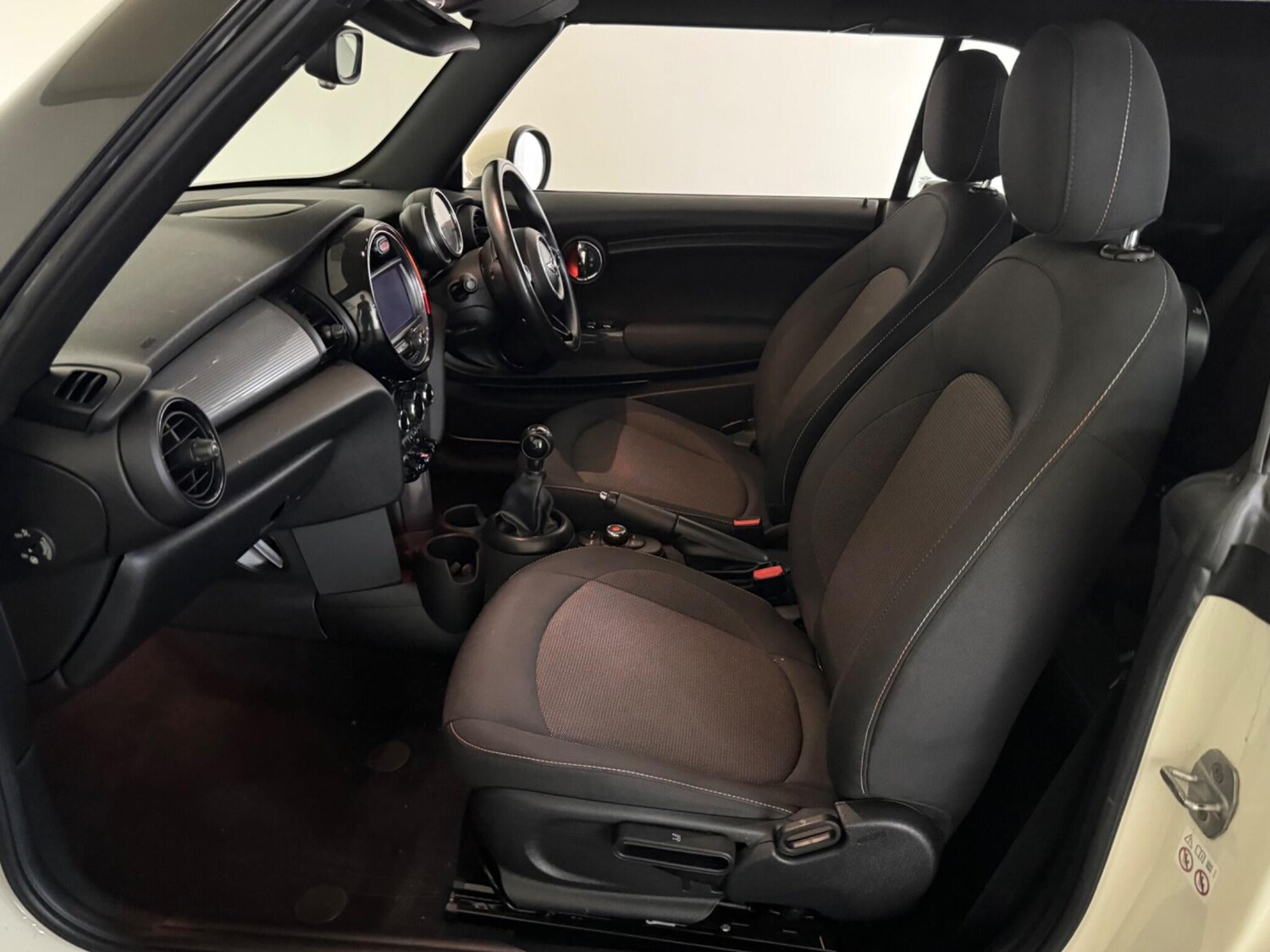 Used MINI Convertible 2018 for sale - 76408604: Photo 55