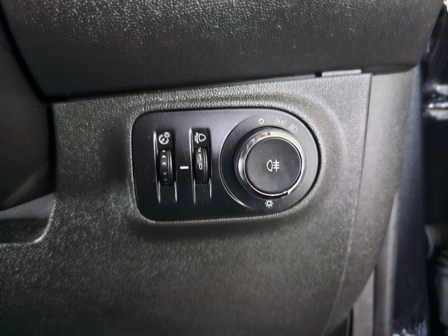 Used Vauxhall ADAM 2013 for sale - 76408543: Photo 34