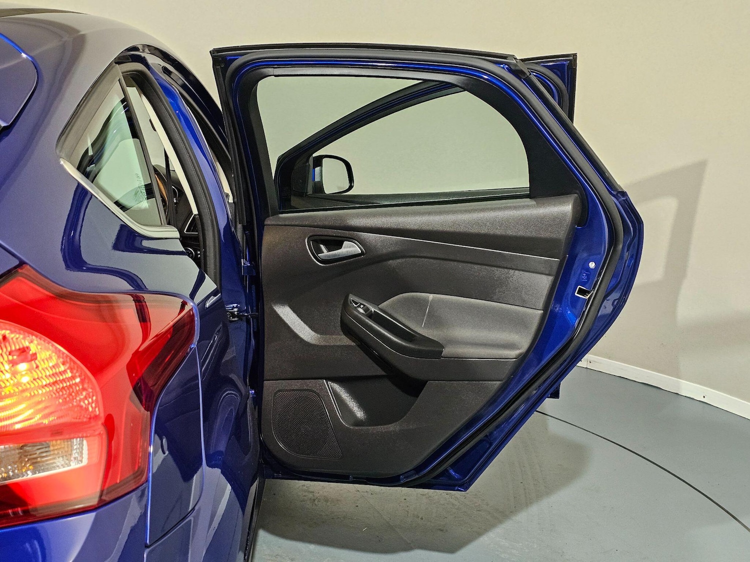 Used Ford Focus 2015 for sale - 77132015: Photo 25