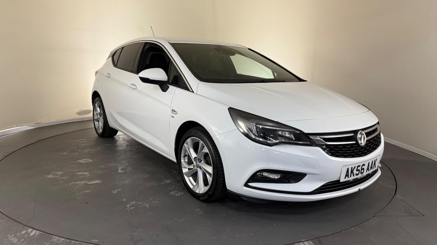 Used Vauxhall Astra 2017 for sale - 76440510: Photo 1