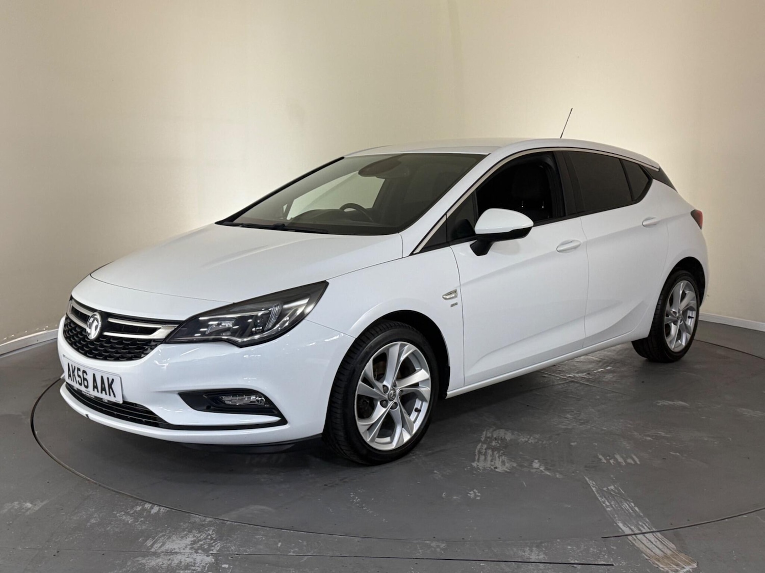 Used Vauxhall Astra 2017 for sale - 76440510: Photo 3
