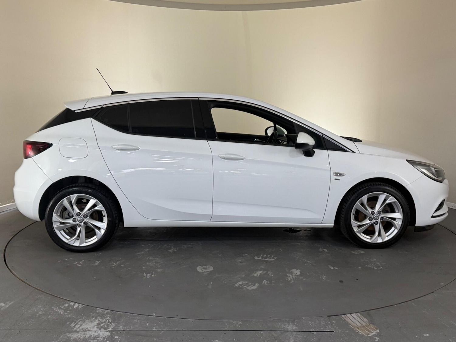 Used Vauxhall Astra 2017 for sale - 76440510: Photo 8