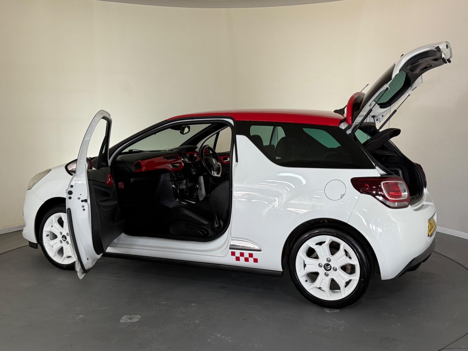 Used Citroen DS3 2014 for sale - 77015292: Photo 11