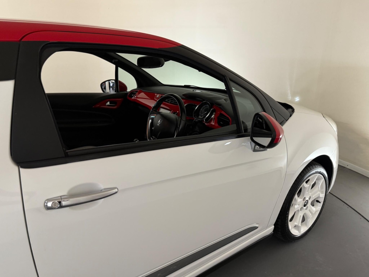 Used Citroen DS3 2014 for sale - 77015292: Photo 16