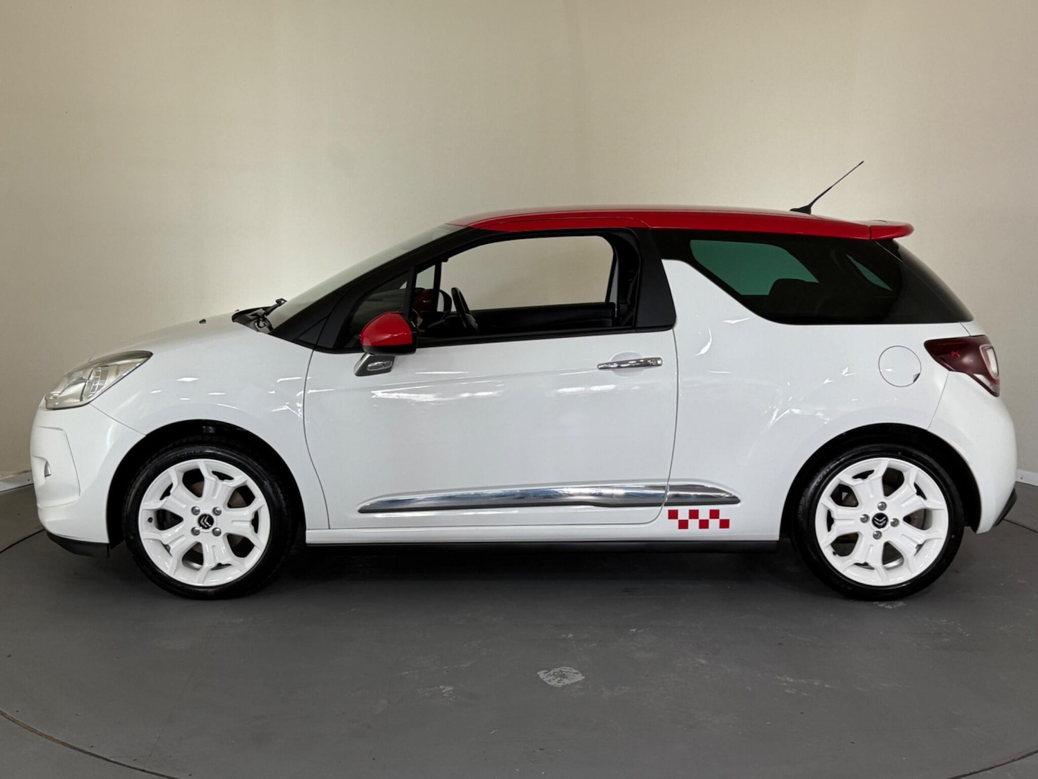 Used Citroen DS3 2014 for sale - 77015292: Photo 4