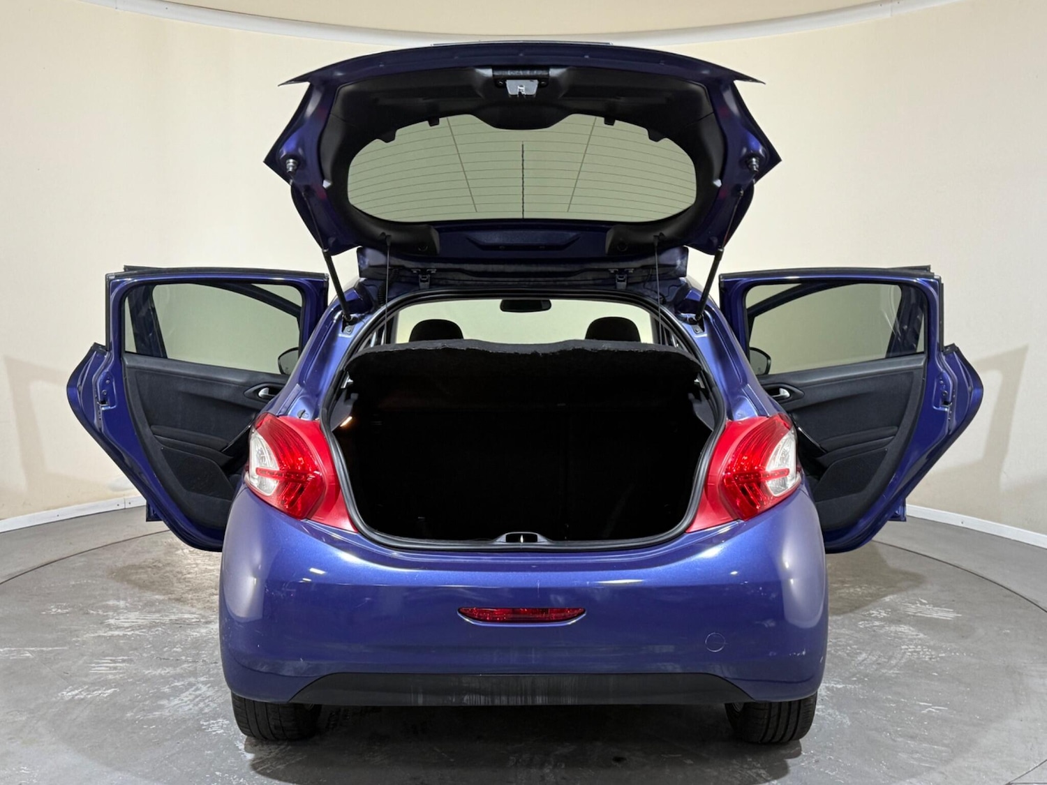 Used Peugeot 208 2014 for sale - 77202678: Photo 12