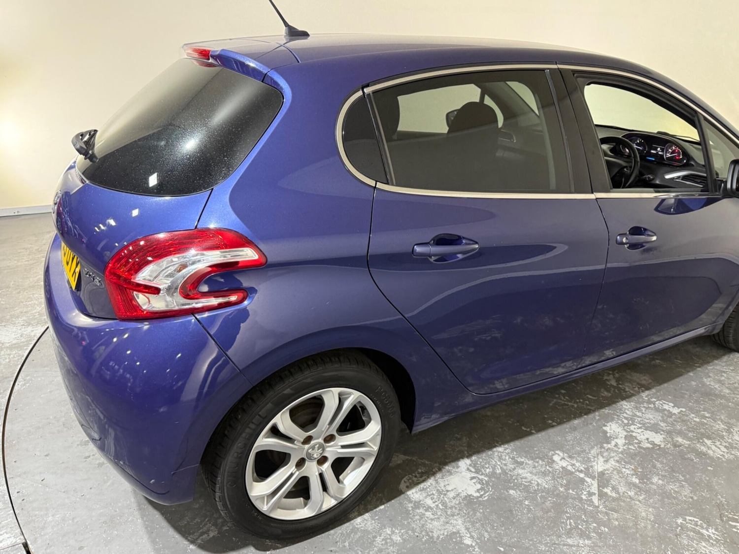 Used Peugeot 208 2014 for sale - 77202678: Photo 15