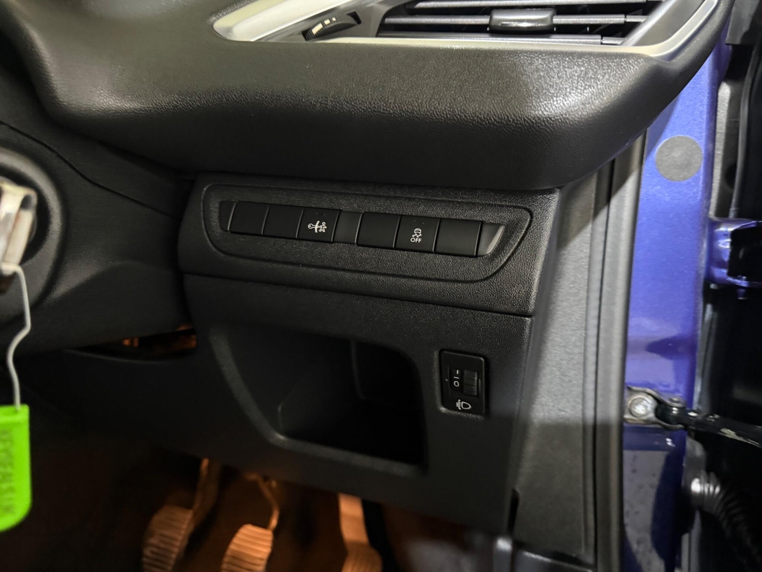 Used Peugeot 208 2014 for sale - 77202678: Photo 25