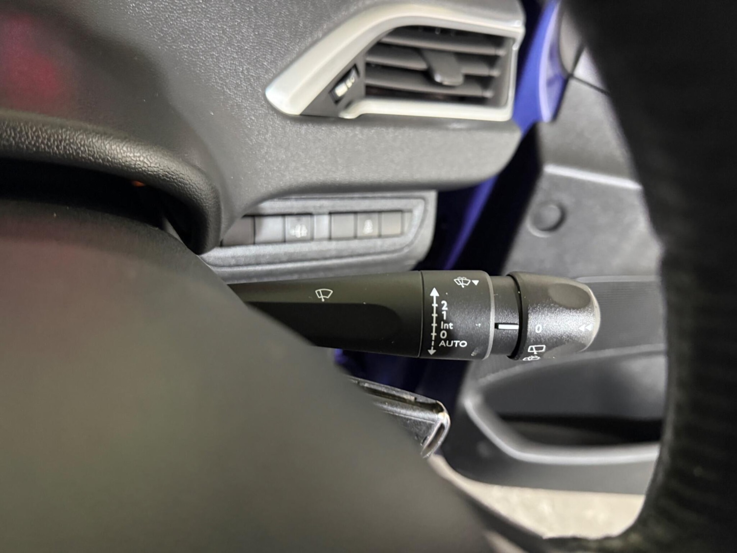 Used Peugeot 208 2014 for sale - 77202678: Photo 28