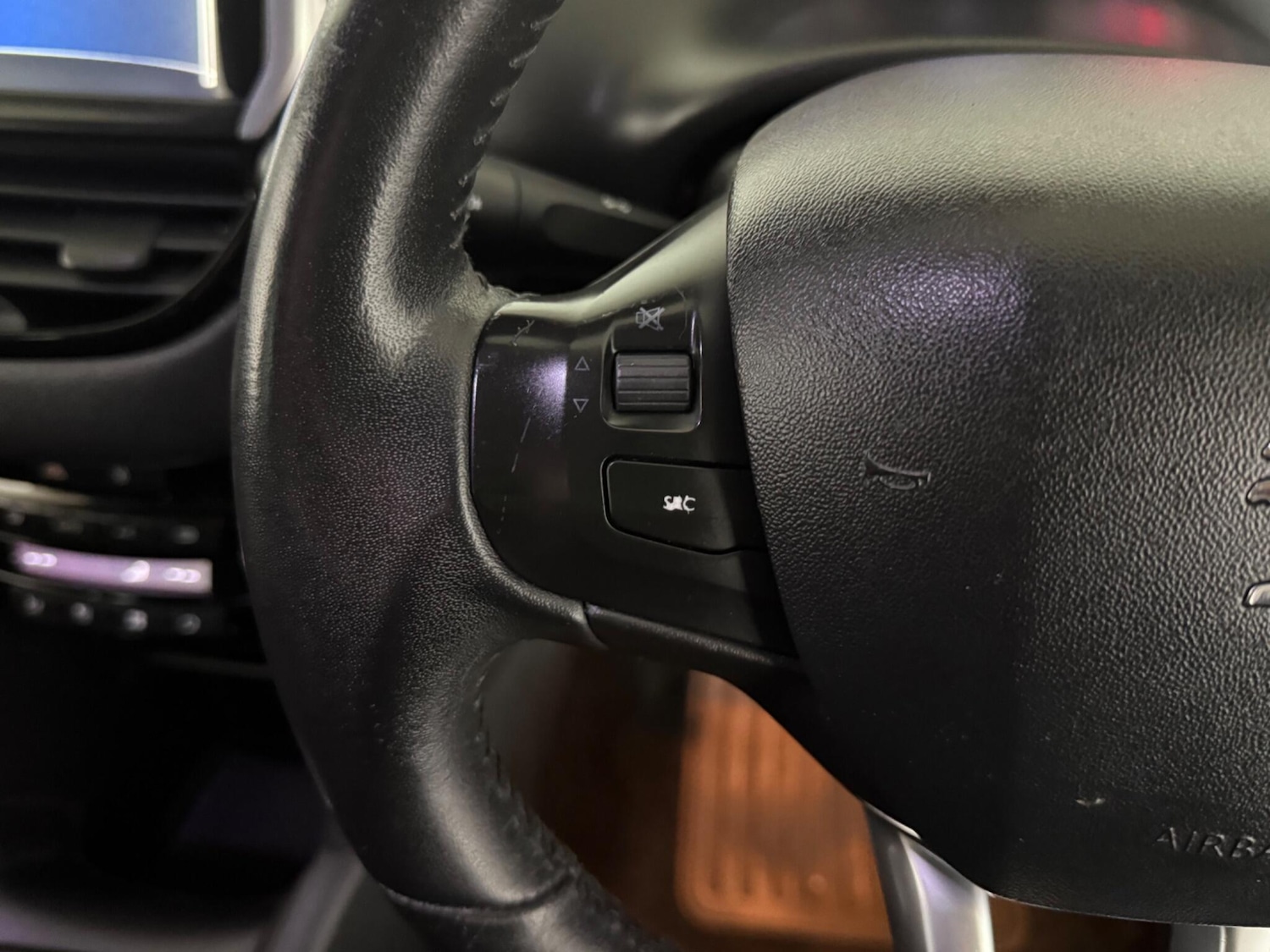 Used Peugeot 208 2014 for sale - 77202678: Photo 29