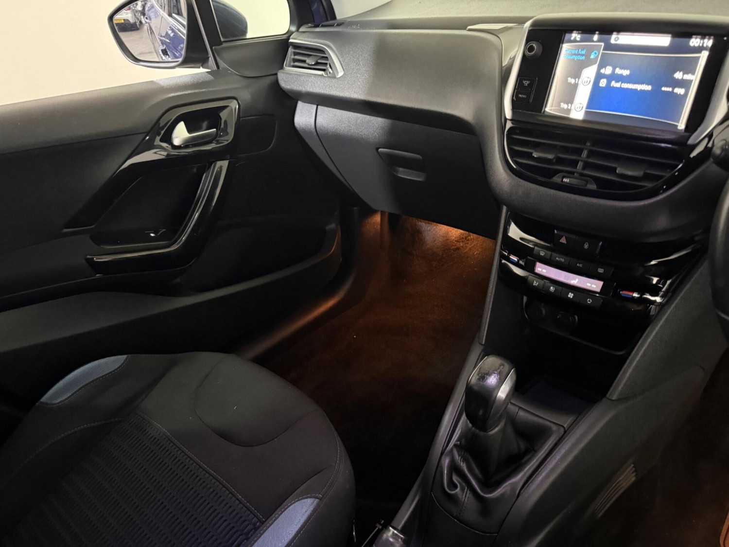 Used Peugeot 208 2014 for sale - 77202678: Photo 32