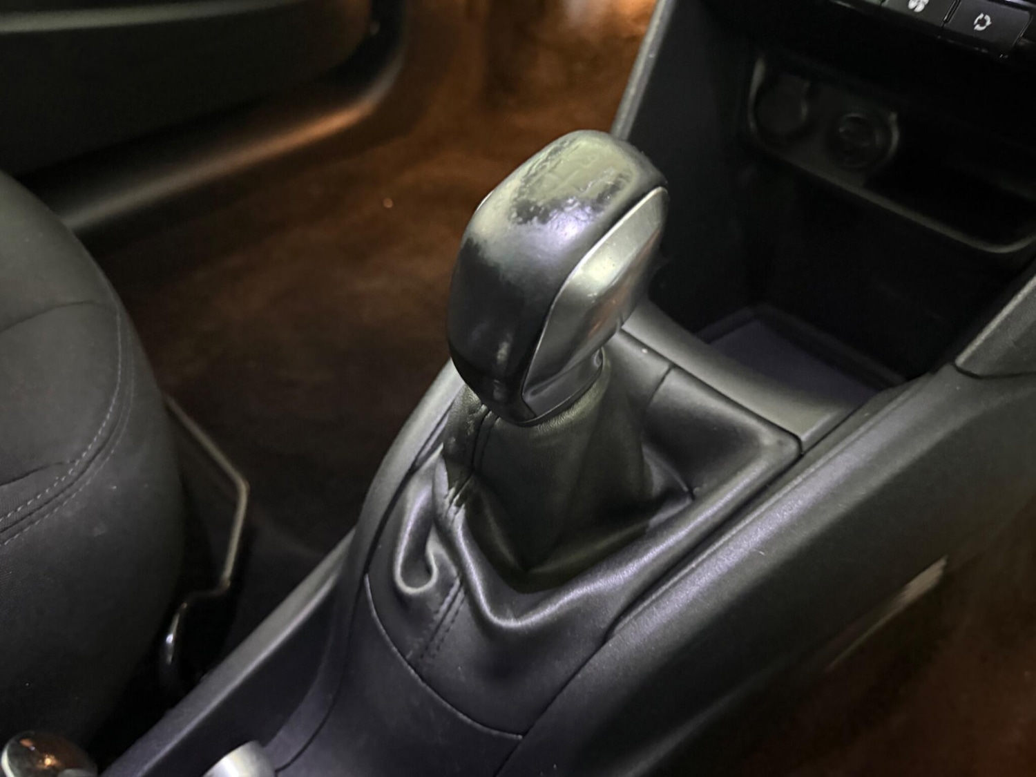 Used Peugeot 208 2014 for sale - 77202678: Photo 38