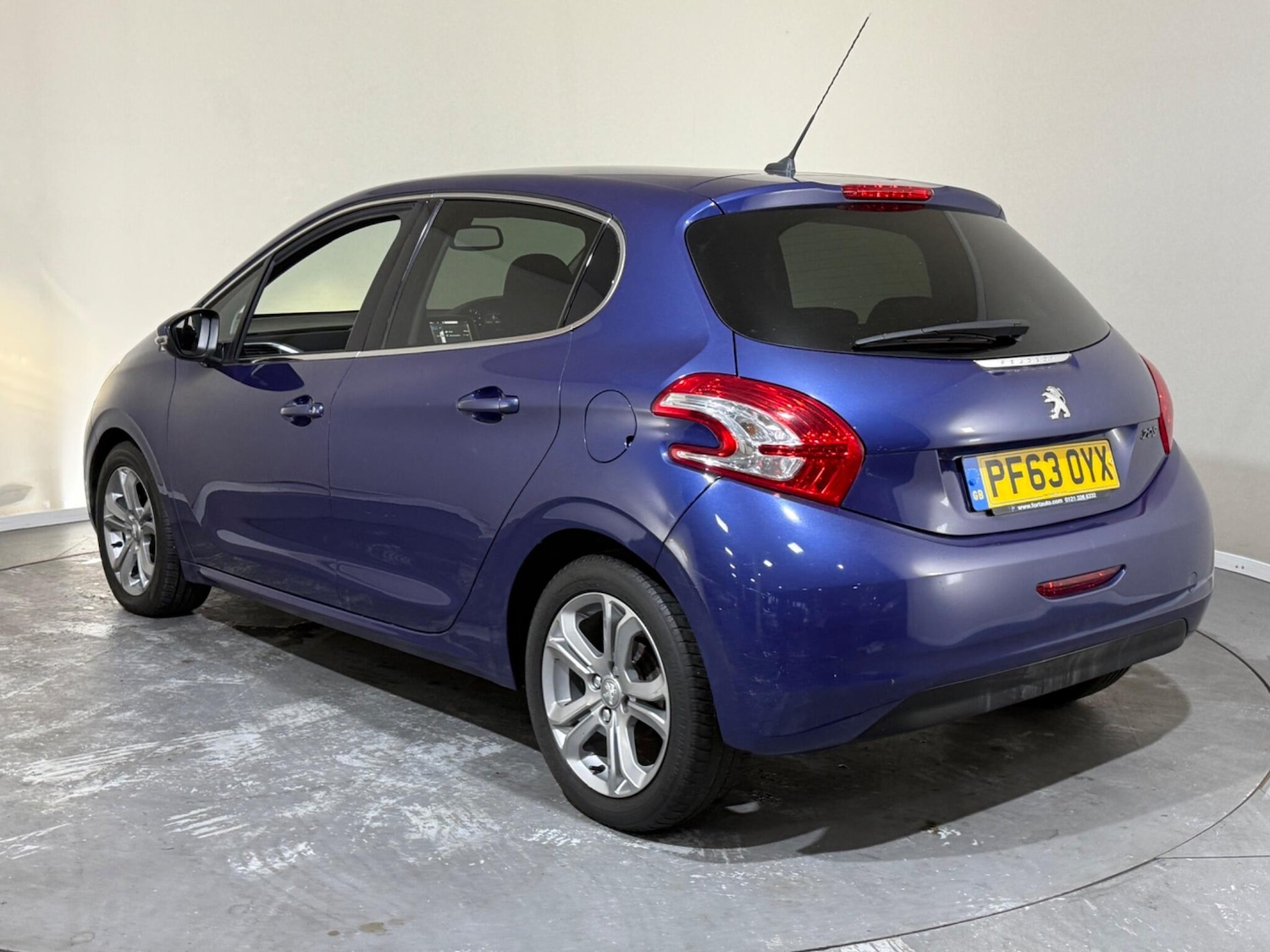 Used Peugeot 208 2014 for sale - 77202678: Photo 5