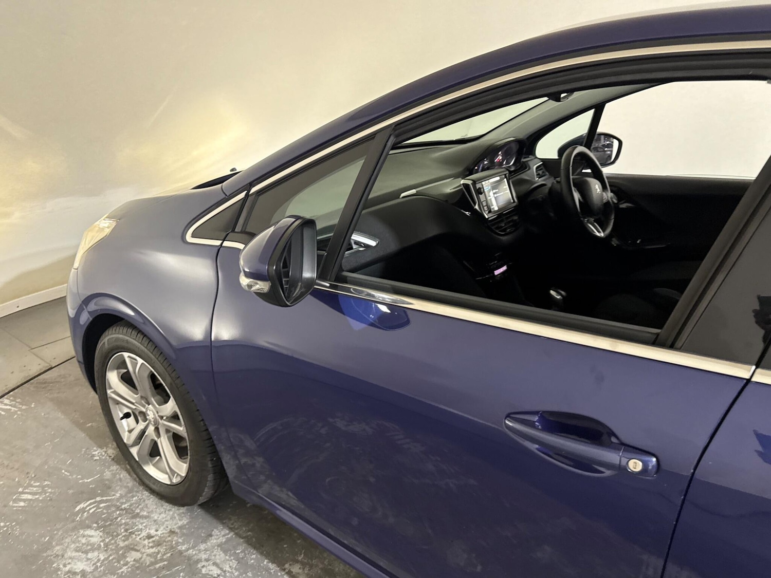 Used Peugeot 208 2014 for sale - 77202678: Photo 51