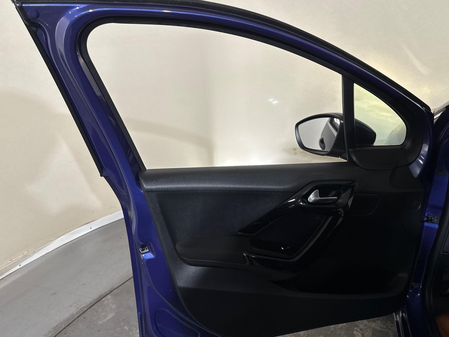 Used Peugeot 208 2014 for sale - 77202678: Photo 60