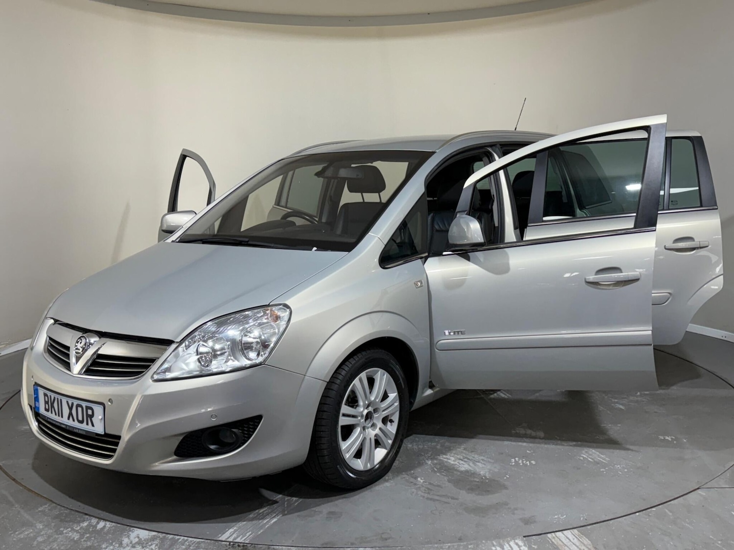 Used Vauxhall Zafira 2011 for sale - 76645349: Photo 10