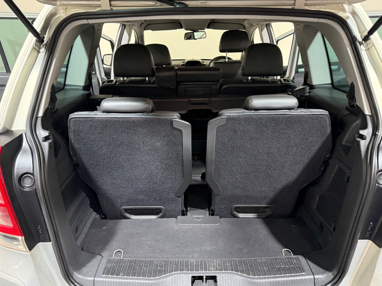 Used Vauxhall Zafira 2011 for sale - 76645349: Photo 13