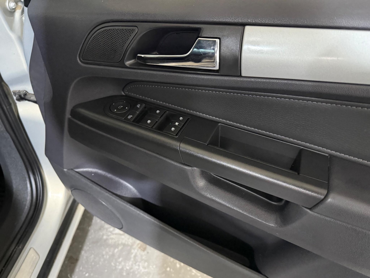 Used Vauxhall Zafira 2011 for sale - 76645349: Photo 22